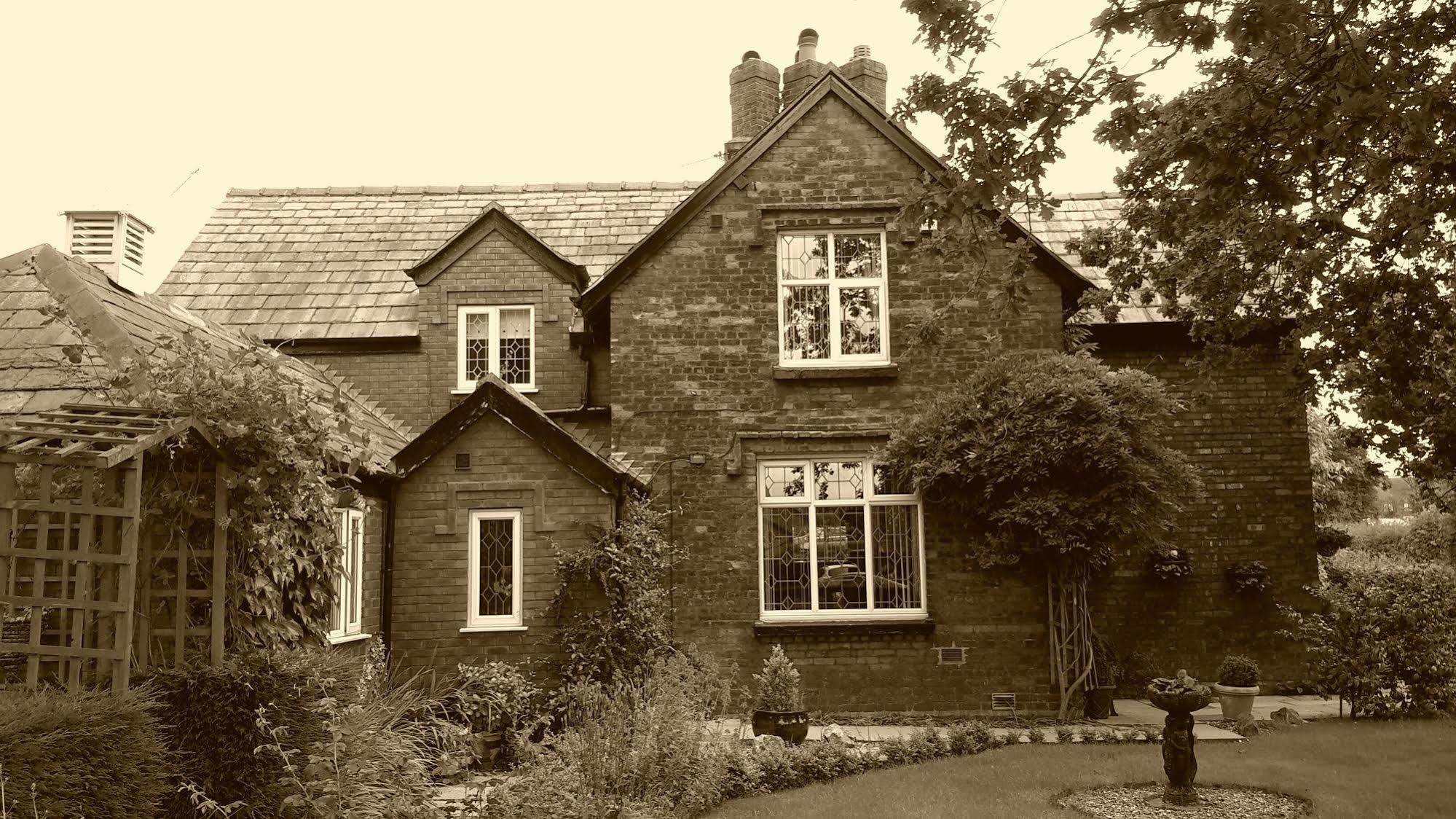 The School House 3*