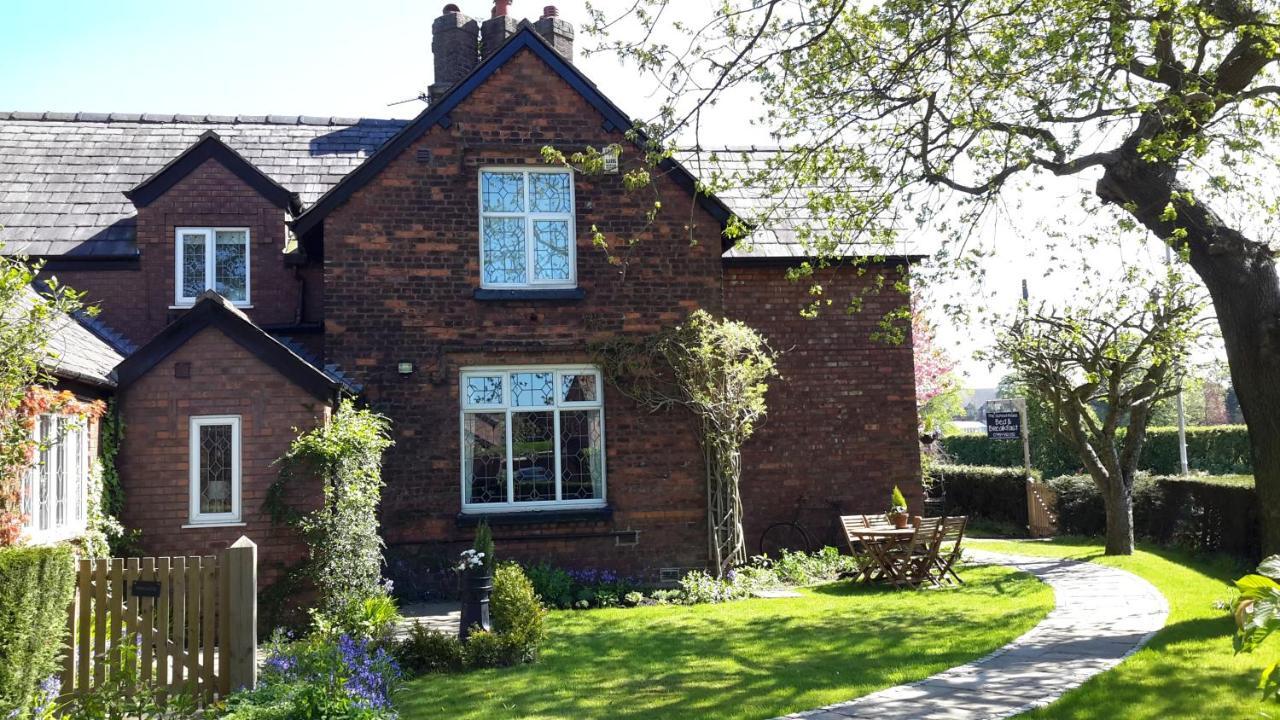 Bed & Breakfast The School House Warrington (Cheshire)